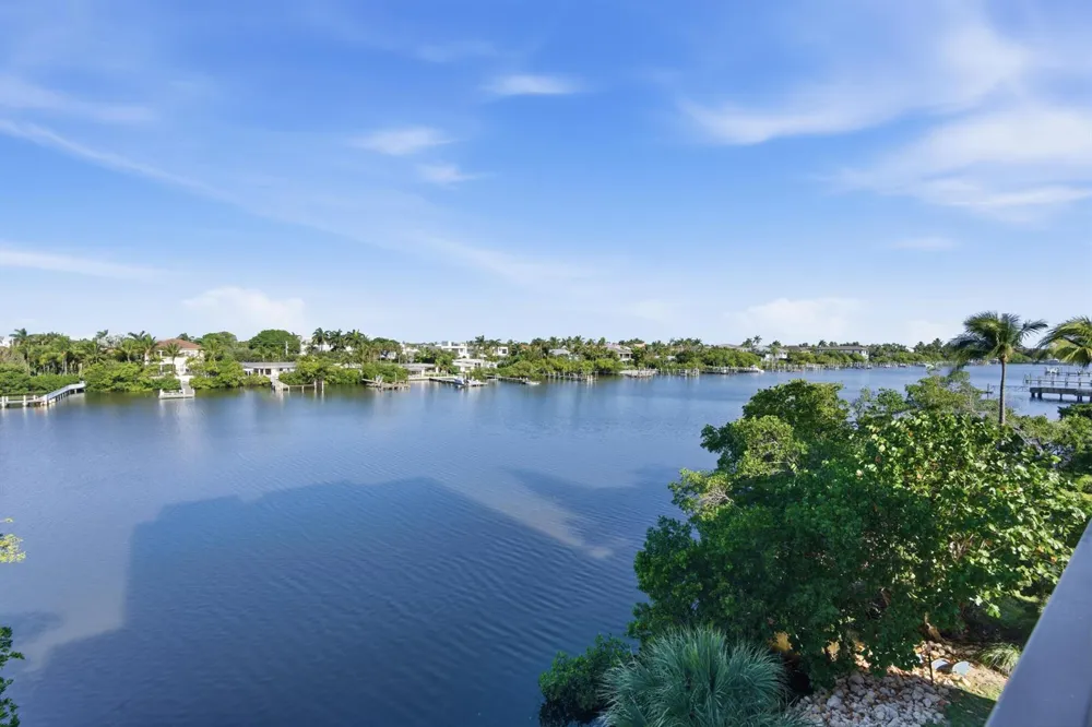 3581 S Ocean Boulevard #Apt 4e South Palm Beach, FL 33480