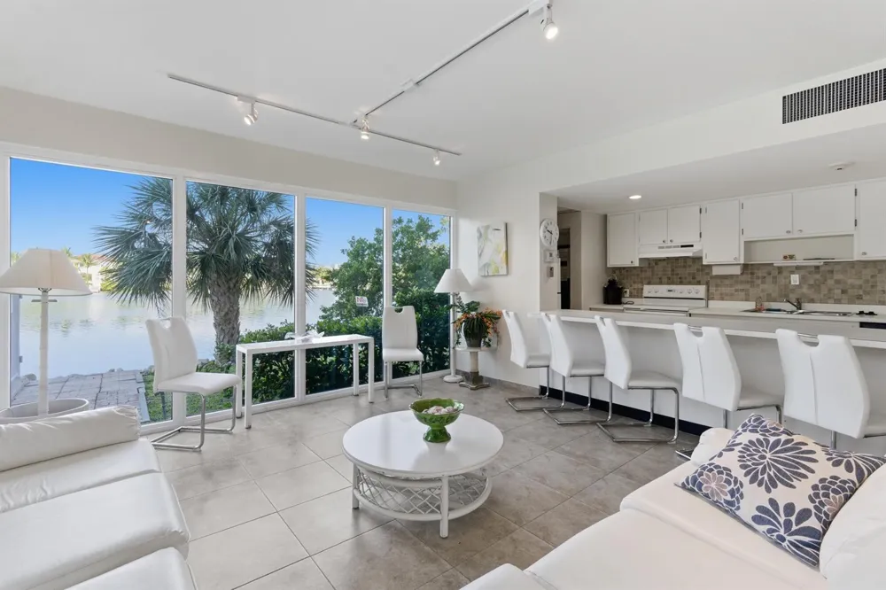 3581 S Ocean Boulevard #Apt 4e South Palm Beach, FL 33480