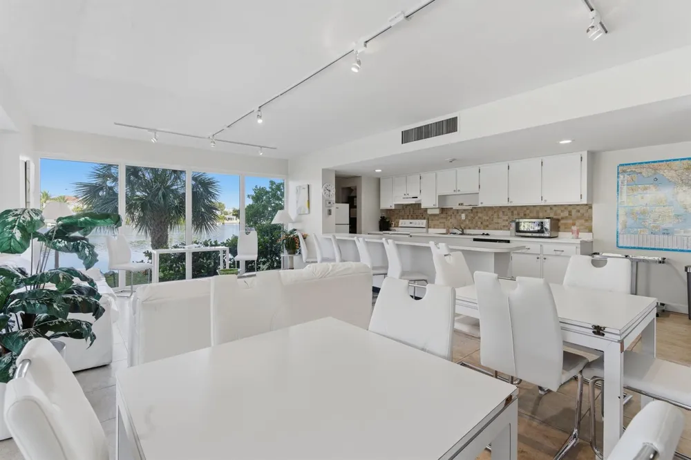 3581 S Ocean Boulevard #Apt 4e South Palm Beach, FL 33480
