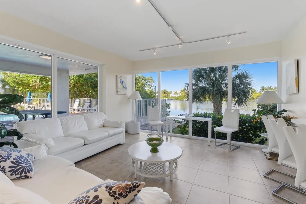 3581 S Ocean Boulevard #Apt 4e South Palm Beach, FL 33480