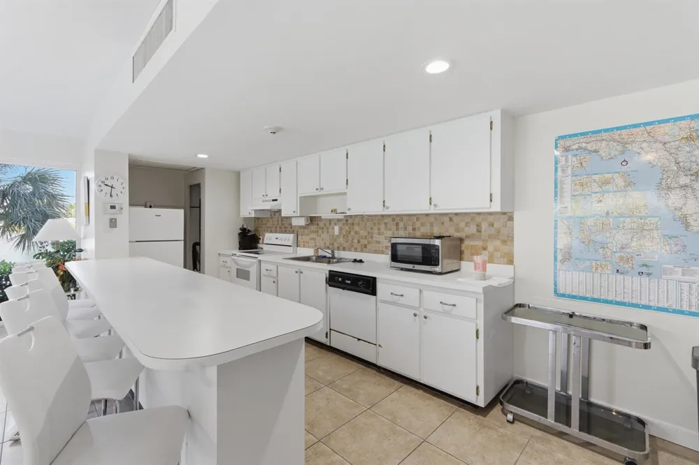 3581 S Ocean Boulevard #Apt 4e South Palm Beach, FL 33480