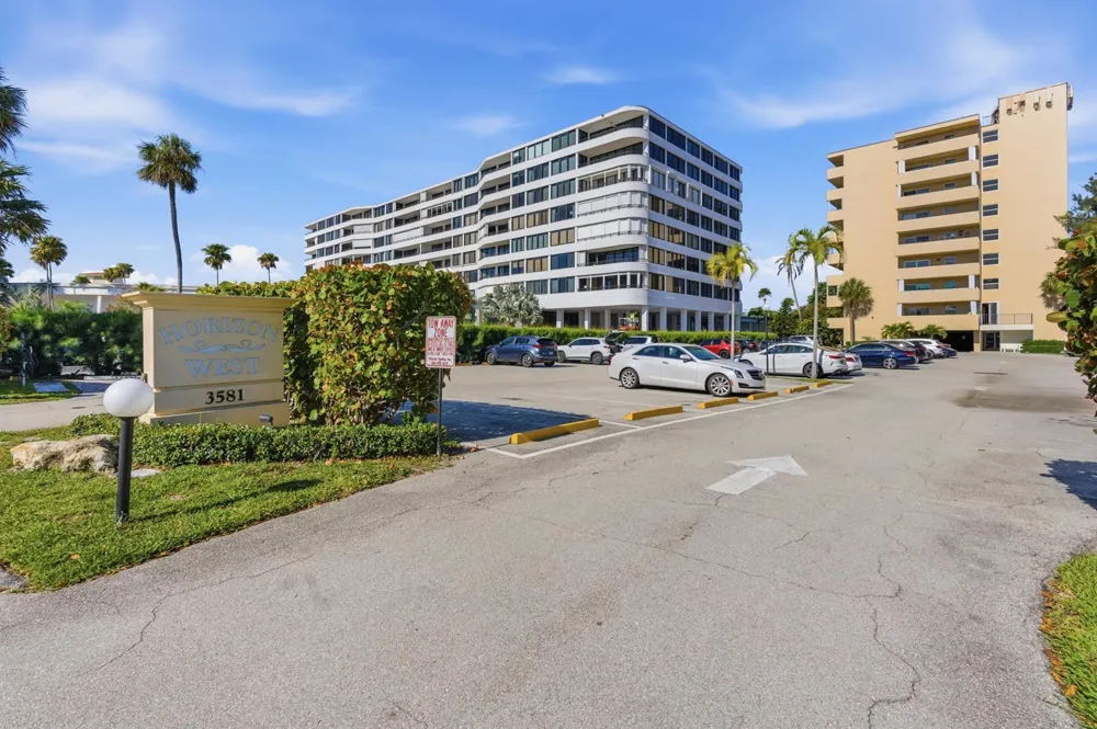 3581 S Ocean Boulevard #Apt 4e South Palm Beach, FL 33480