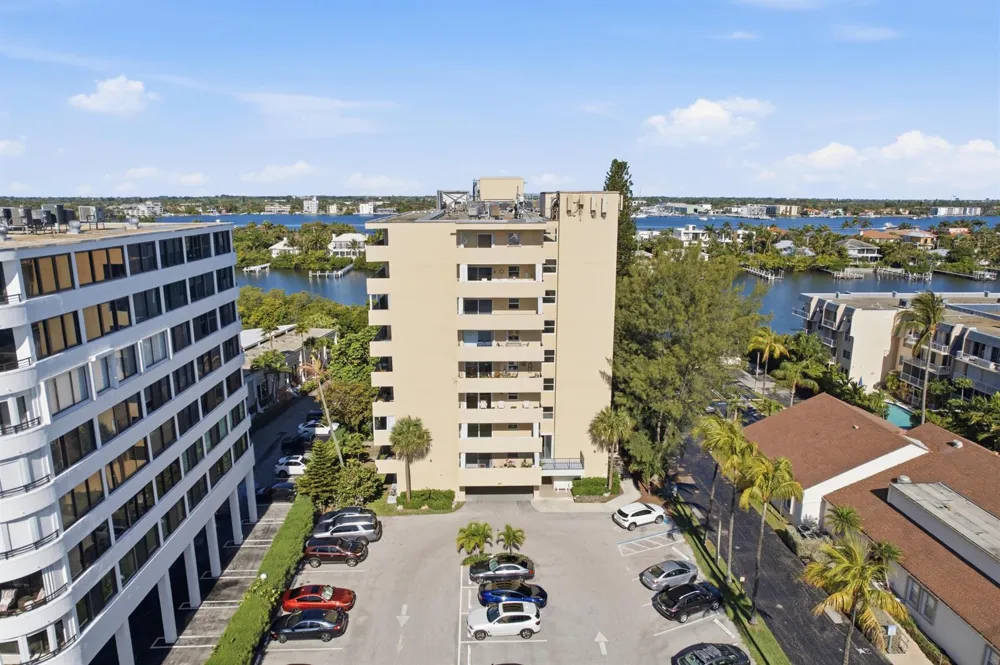 3581 S Ocean Boulevard #Apt 4e South Palm Beach, FL 33480