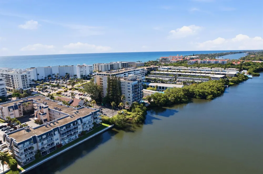 3581 S Ocean Boulevard #Apt 4e South Palm Beach, FL 33480