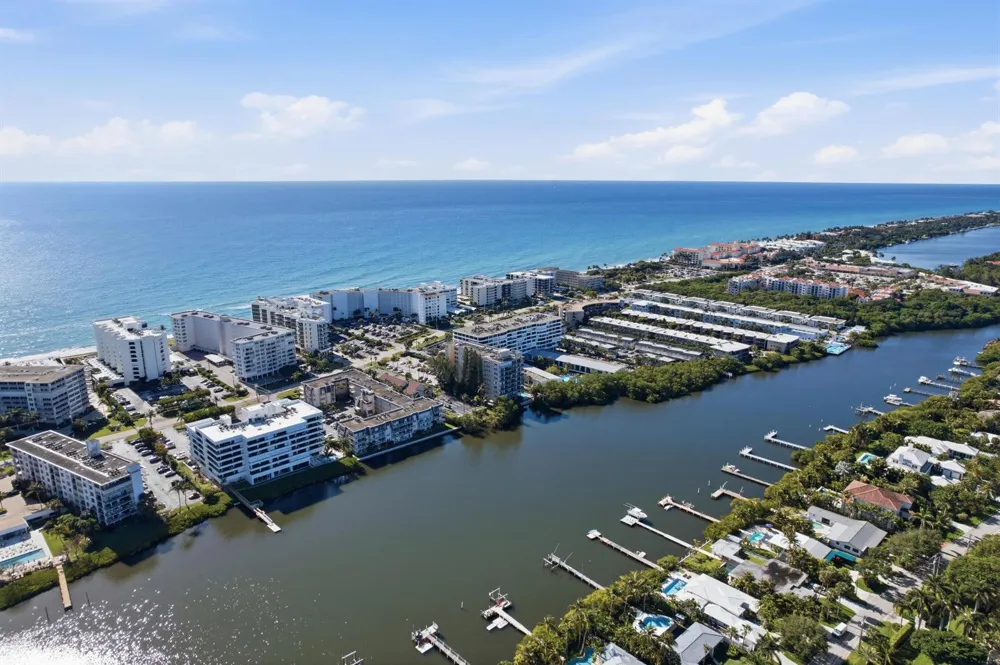 3581 S Ocean Boulevard #Apt 4e South Palm Beach, FL 33480