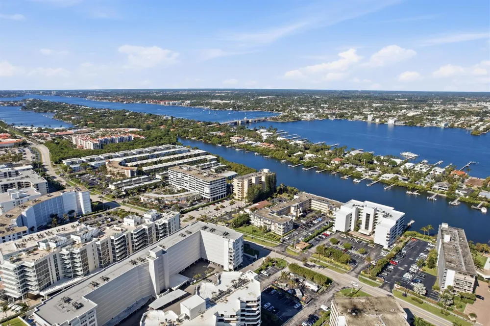 3581 S Ocean Boulevard #Apt 4e South Palm Beach, FL 33480