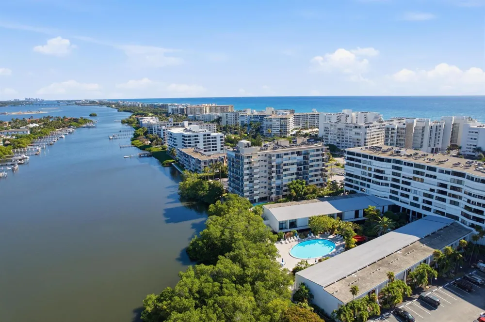 3581 S Ocean Boulevard #Apt 4e South Palm Beach, FL 33480