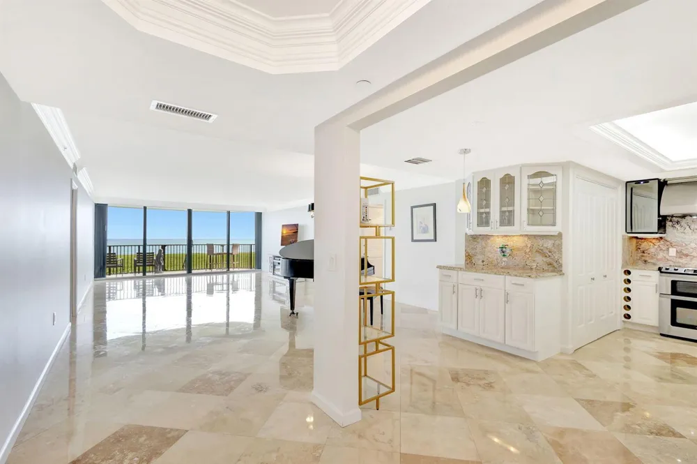 400 Beach Road #103 Tequesta, FL 33469