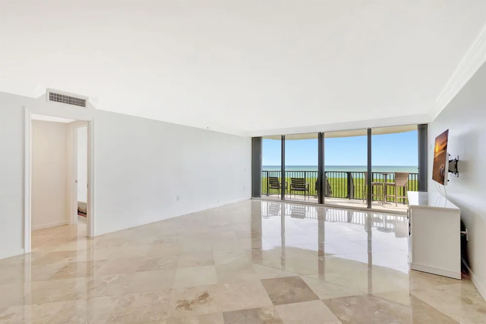 400 Beach Road #103 Tequesta, FL 33469