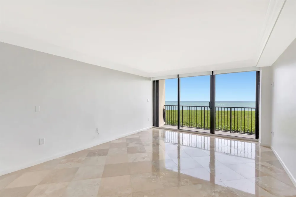 400 Beach Road #103 Tequesta, FL 33469