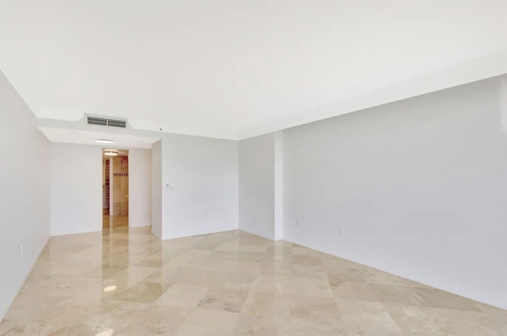 400 Beach Road #103 Tequesta, FL 33469