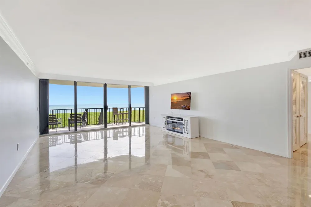 400 Beach Road #103 Tequesta, FL 33469