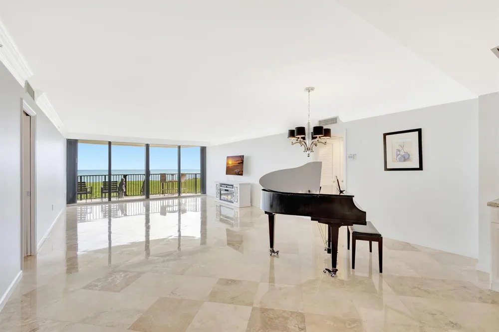 400 Beach Road #103 Tequesta, FL 33469