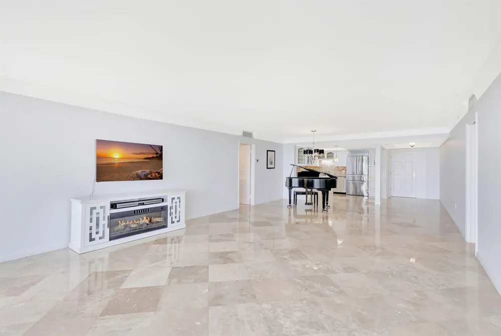 400 Beach Road #103 Tequesta, FL 33469