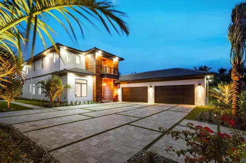 1708 Lakeside Drive