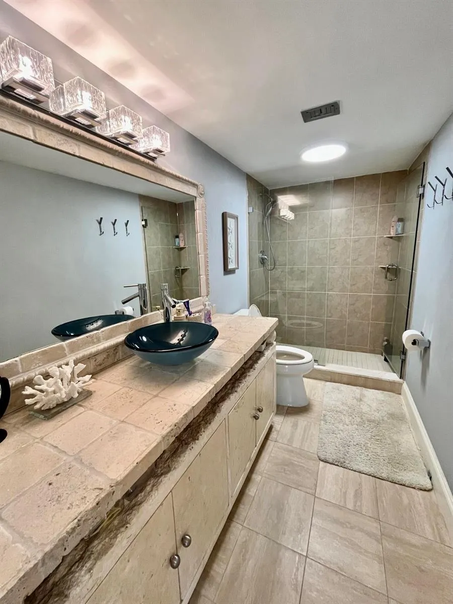 5440 Ocean Drive #1107 Singer Island, FL 33404