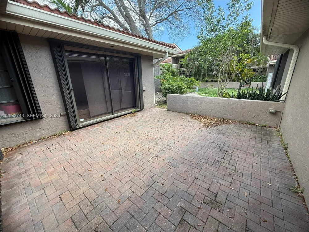 103 Tweedbrook Ln #101 Hollywood, FL 33021