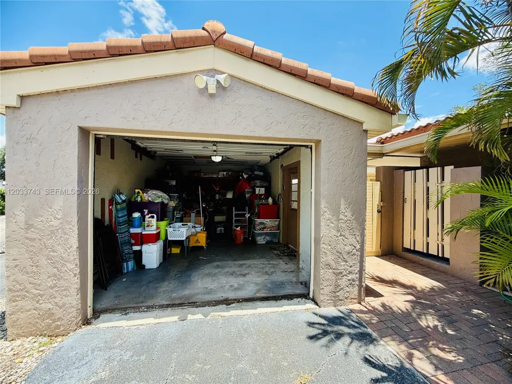 103 Tweedbrook Ln #101 Hollywood, FL 33021