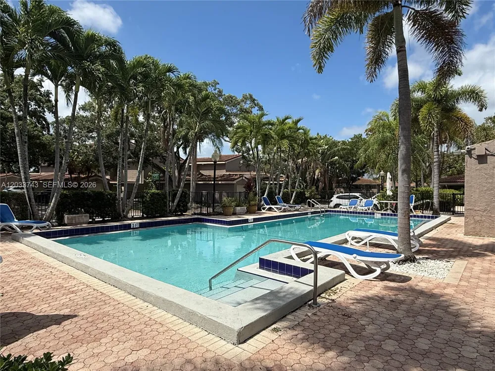 103 Tweedbrook Ln #101 Hollywood, FL 33021