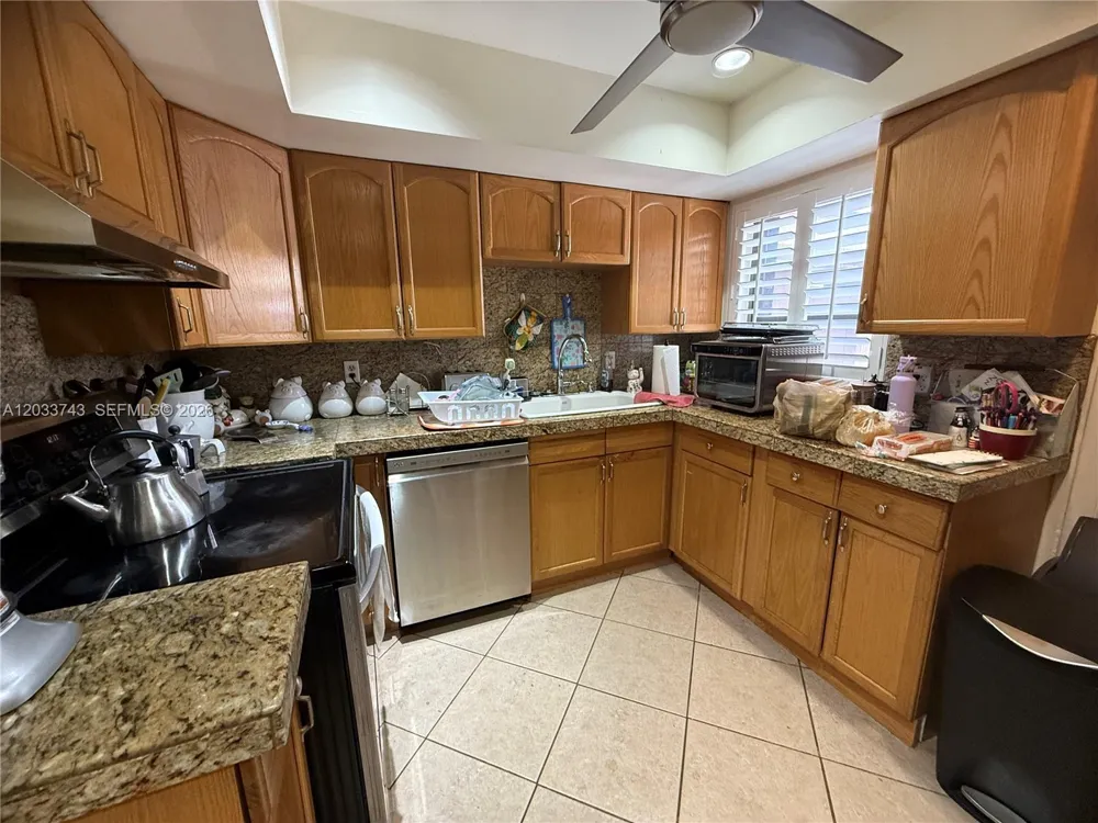 103 Tweedbrook Ln #101 Hollywood, FL 33021