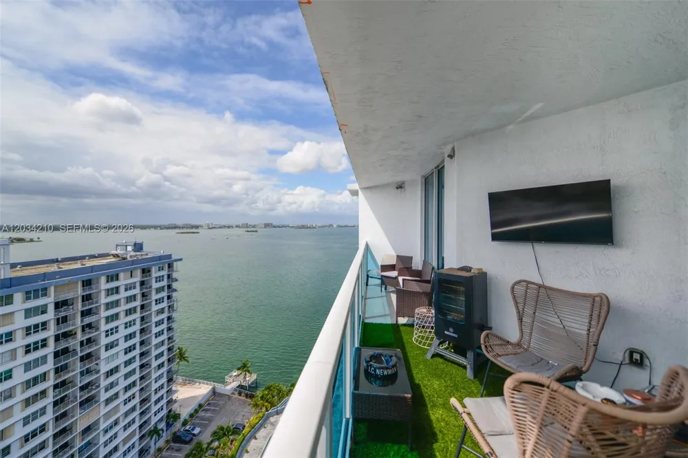 1881 79th St Cswy #2004 North Bay Village, FL 33141