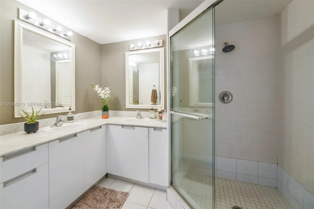 1881 79th St Cswy #2004 North Bay Village, FL 33141