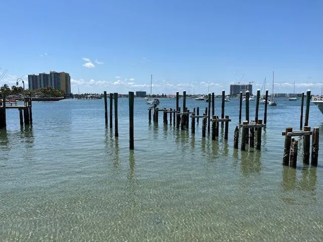 2715 Lake Drive Riviera Beach, FL 33404