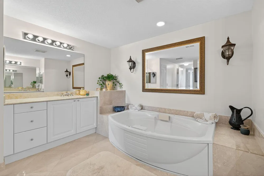 700 Ocean Royale Way #Ph 3 Juno Beach, FL 33408