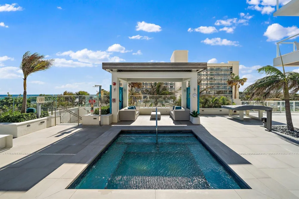 3730 Ocean Drive #9d Singer Island, FL 33404