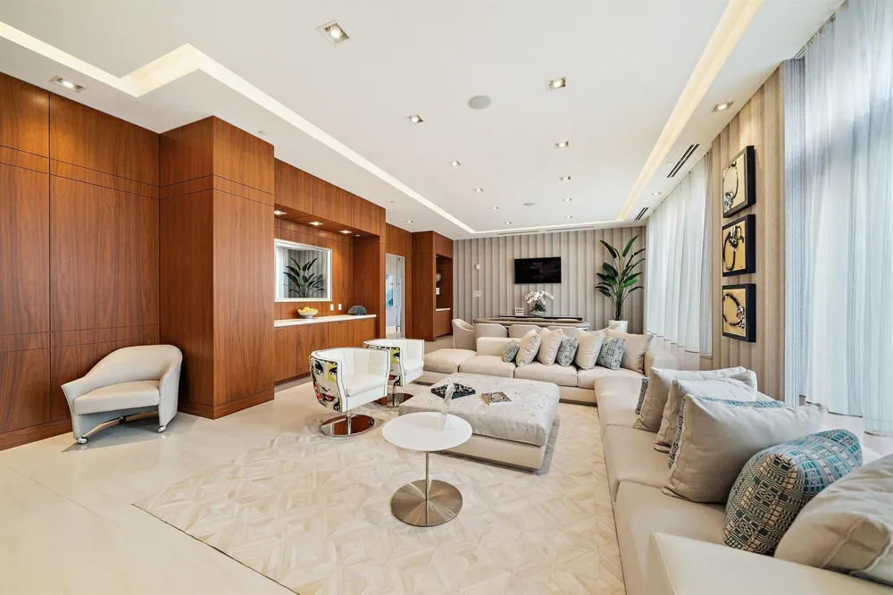 3730 Ocean Drive #9d Singer Island, FL 33404