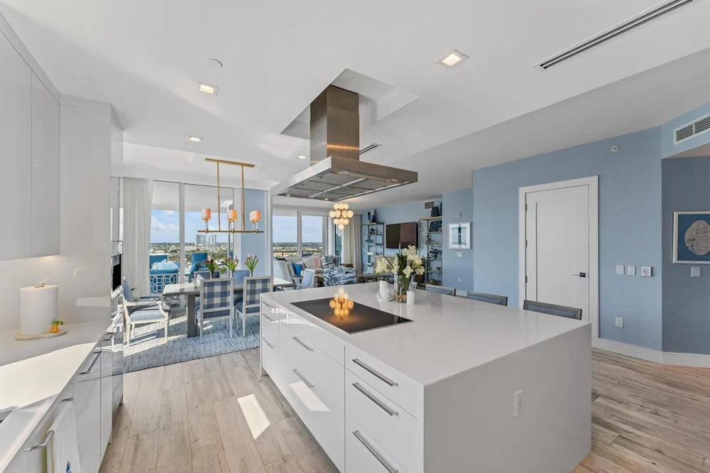 3730 Ocean Drive #9d Singer Island, FL 33404
