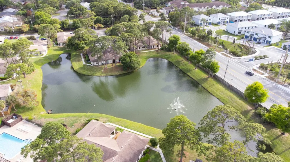 2811 Stoneway Lane #B Fort Pierce, FL 34982