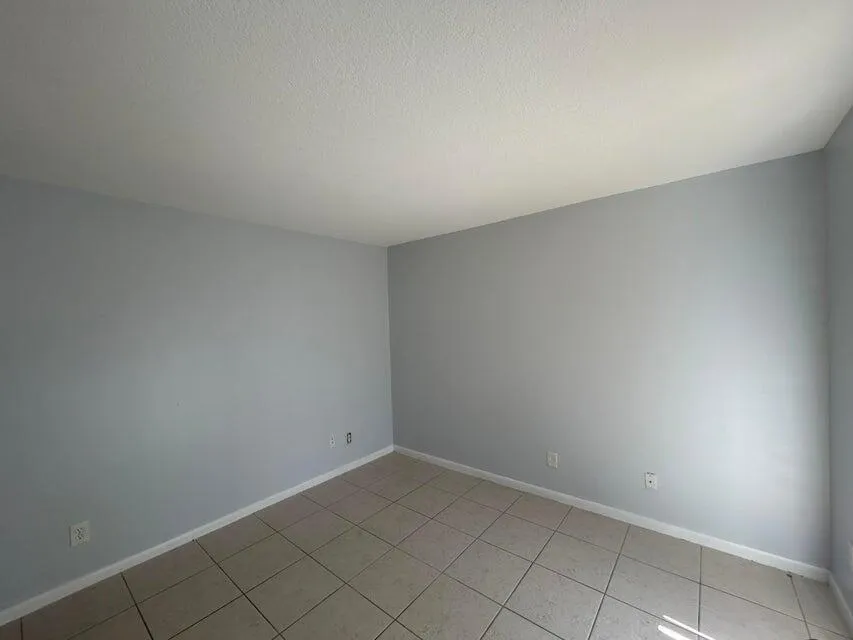 1402 Nebraska #15d Fort Pierce, FL 34950