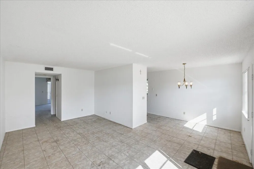 28 Lake Vista Trail #105 Port St. Lucie, FL 34952