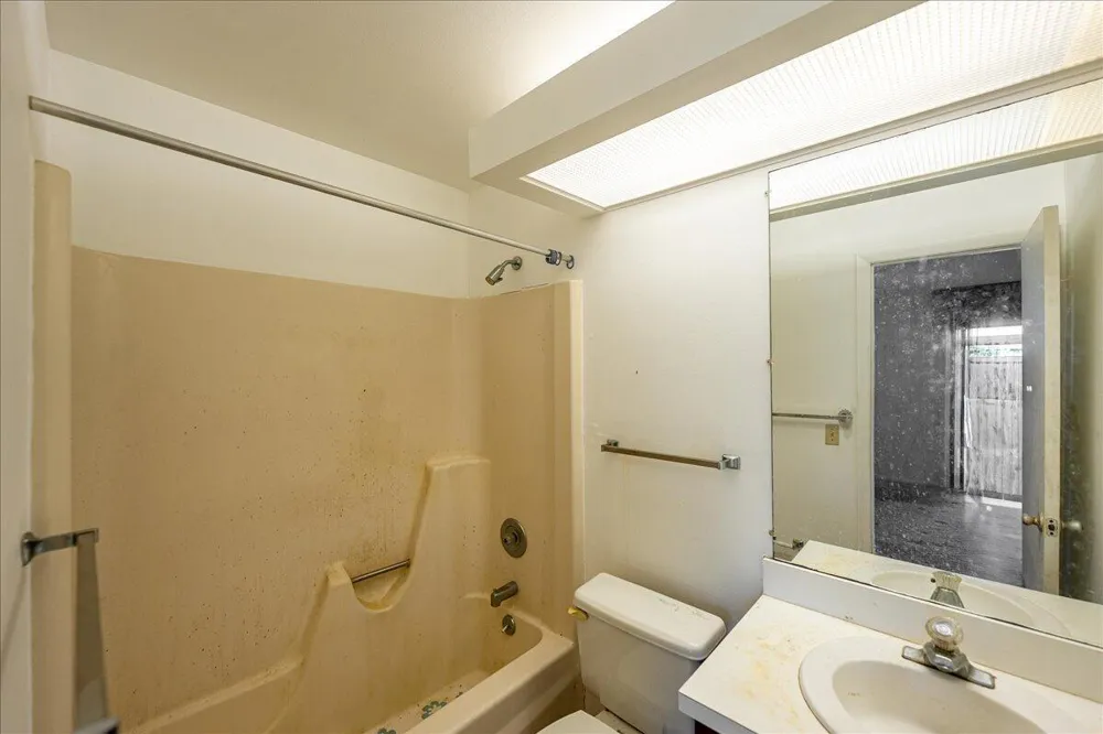 28 Lake Vista Trail #105 Port St. Lucie, FL 34952