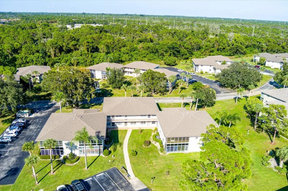 28 Lake Vista Trail #105 Port St. Lucie, FL 34952
