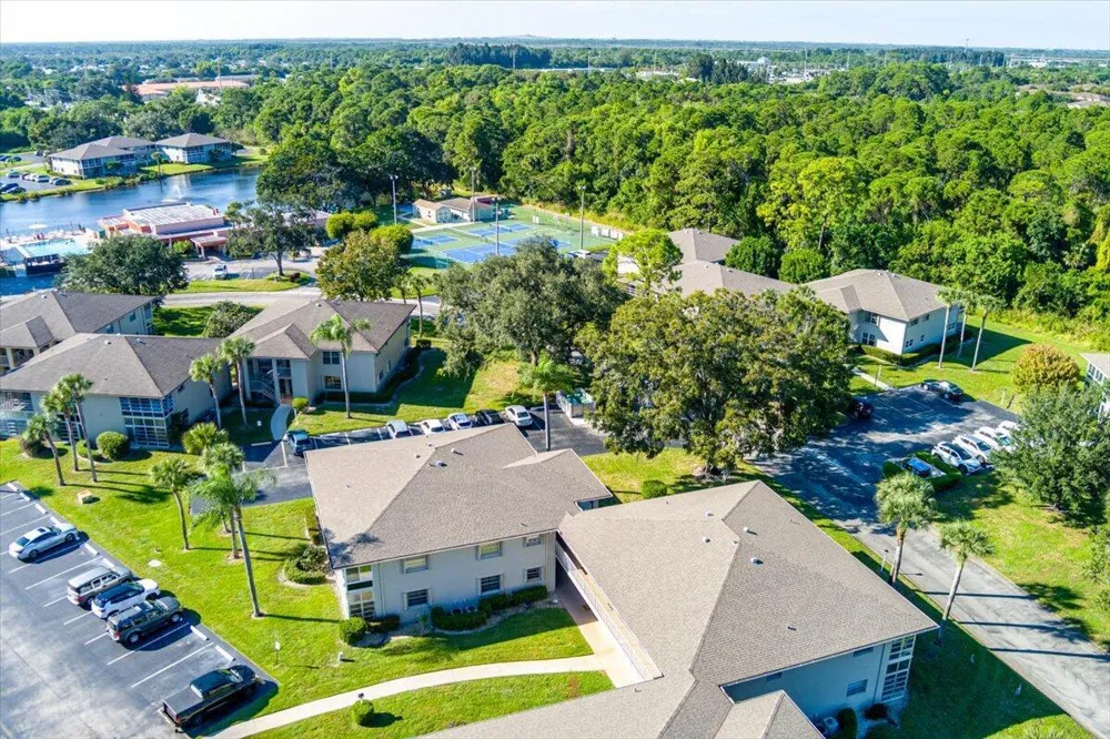 28 Lake Vista Trail #105 Port St. Lucie, FL 34952