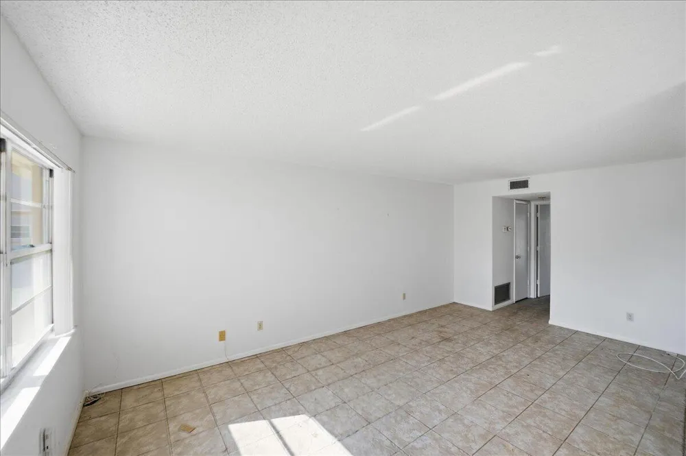 28 Lake Vista Trail #105 Port St. Lucie, FL 34952
