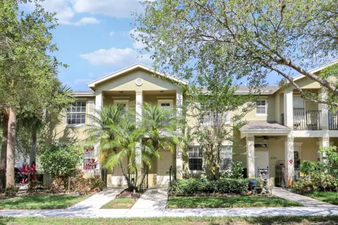 2122 SE Grand Drive
