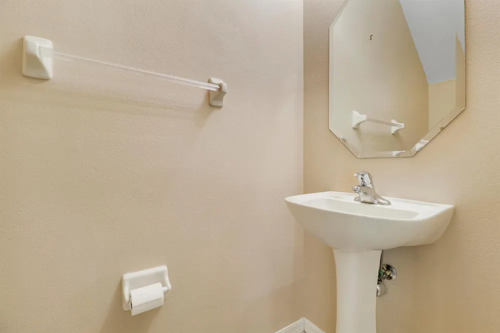 2122 SE Grand Drive Port St. Lucie, FL 34952