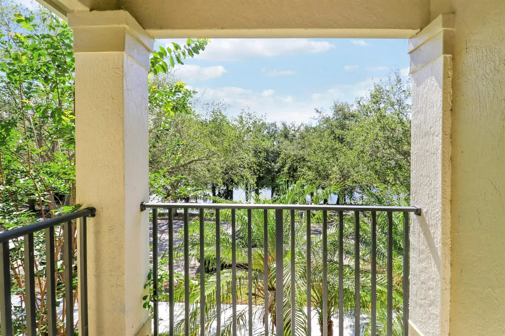 2122 SE Grand Drive Port St. Lucie, FL 34952