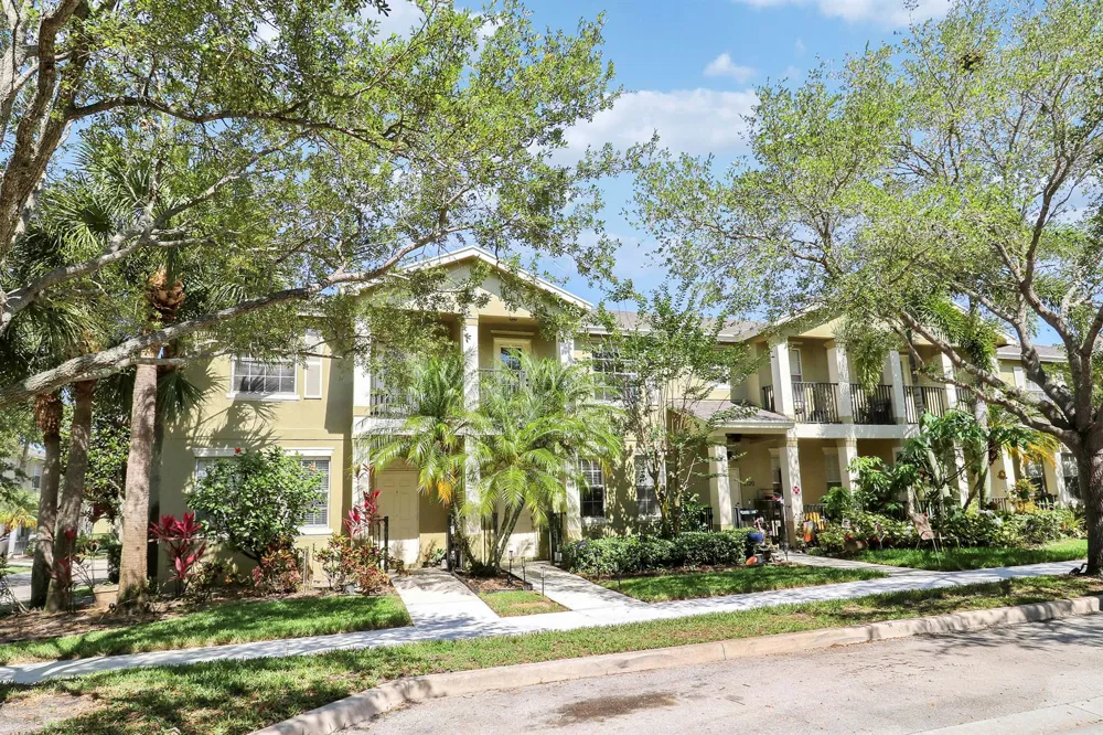 2122 SE Grand Drive Port St. Lucie, FL 34952
