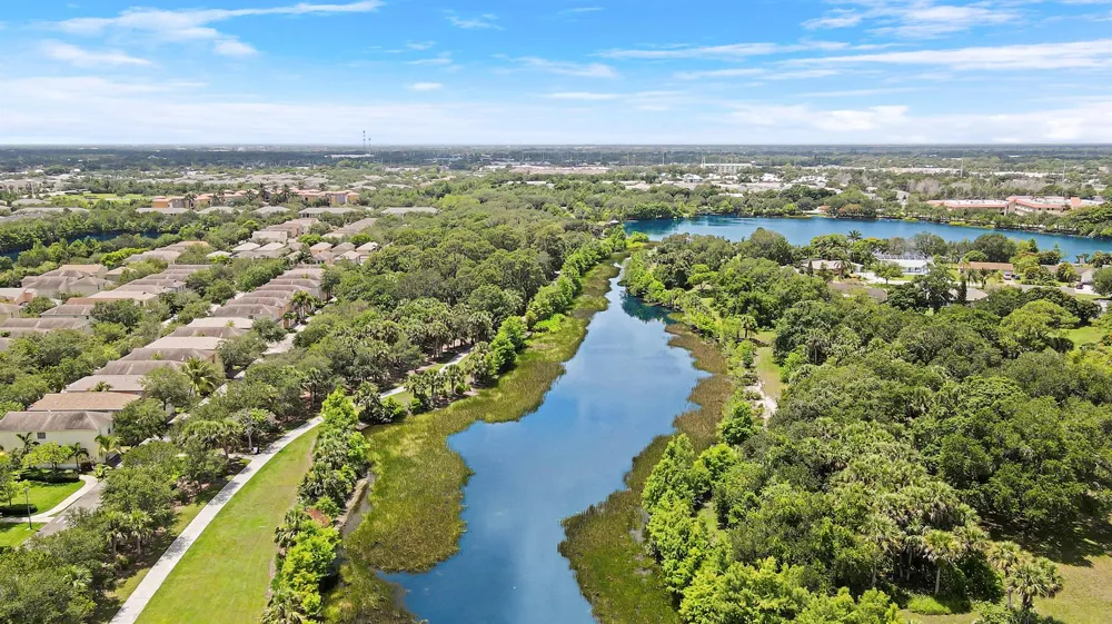 2122 SE Grand Drive Port St. Lucie, FL 34952