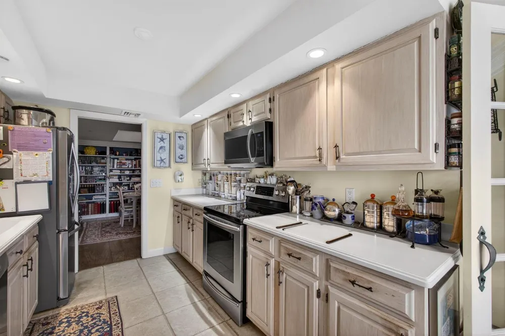 500 Ocean Drive #E-11b Juno Beach, FL 33408