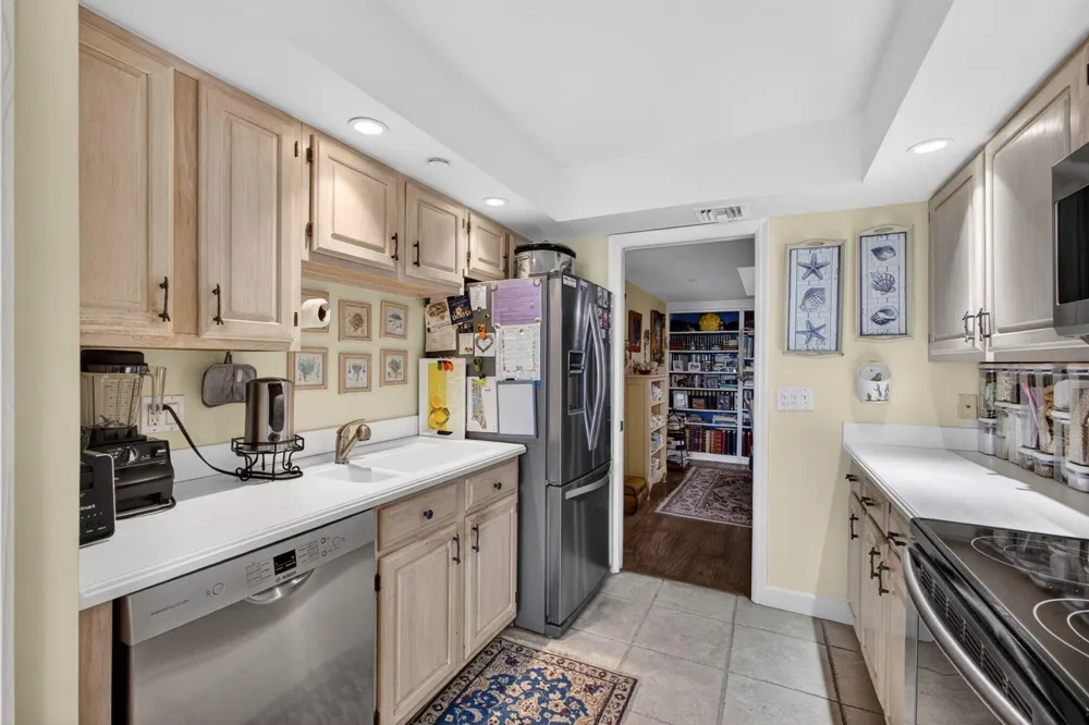 500 Ocean Drive #E-11b Juno Beach, FL 33408