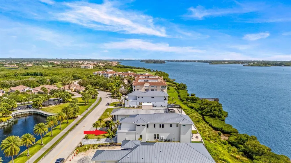 4842 S Harbor Drive Vero Beach, FL 32967
