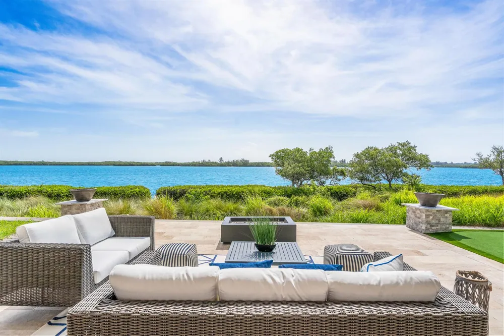 4842 S Harbor Drive Vero Beach, FL 32967