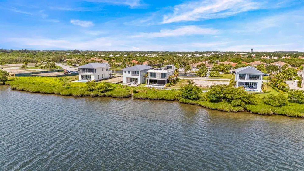 4842 S Harbor Drive Vero Beach, FL 32967