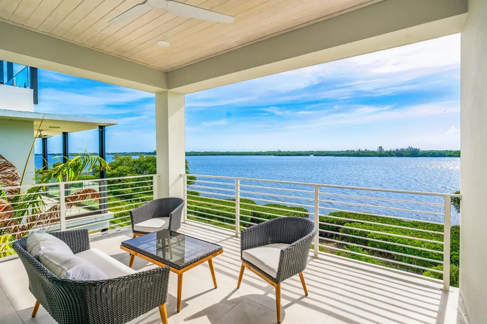 4842 S Harbor Drive Vero Beach, FL 32967