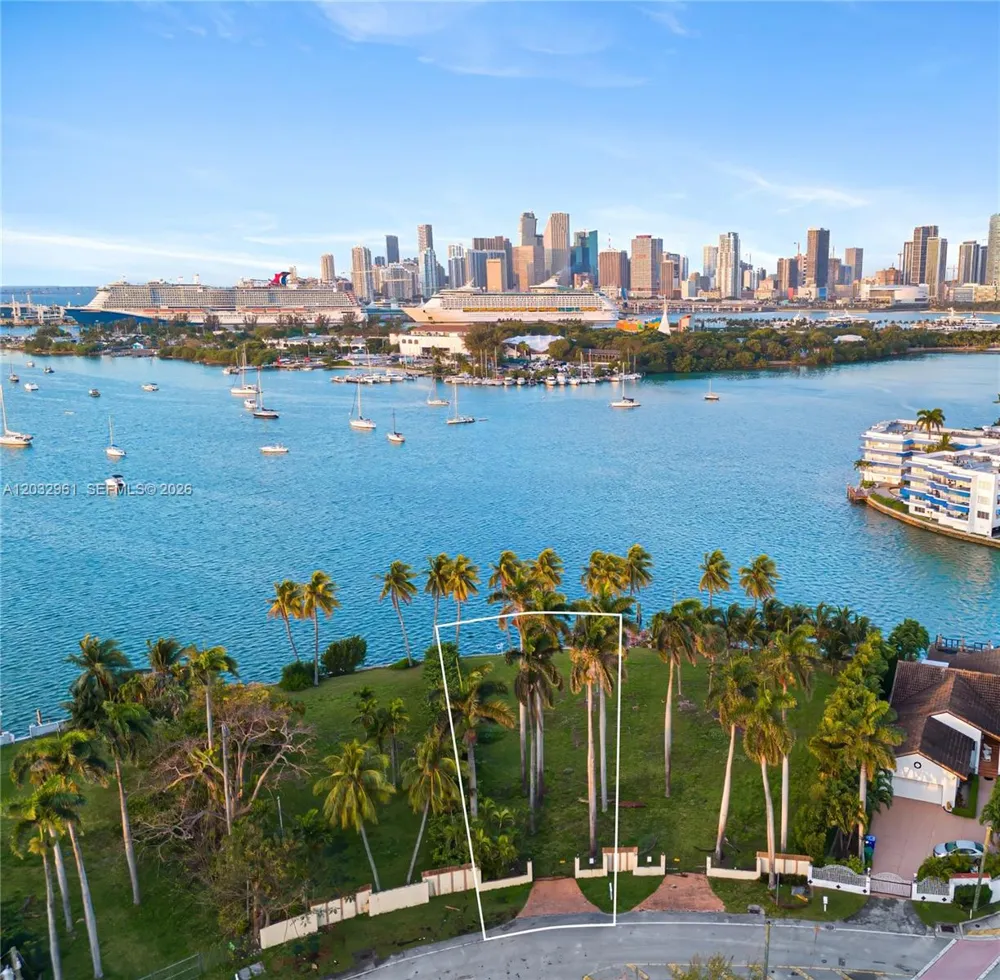 1228 S Venetian Way Miami, FL 33139